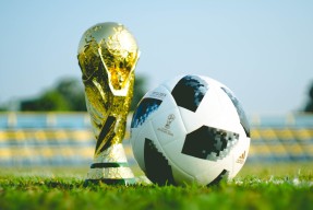 2026美加墨世界杯-Doinb爆冷击败IG，赛事规则更新引爆全场